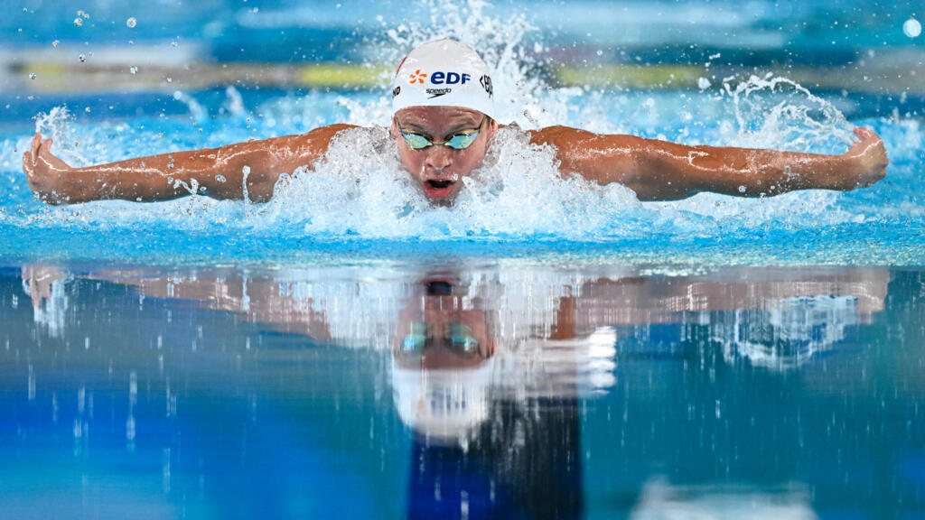 Championnats d’Europe de natation : Léon Marchand sacré sur 200 m papillon, Lipmann pulvérise le record du monde du 1500 m nage libre